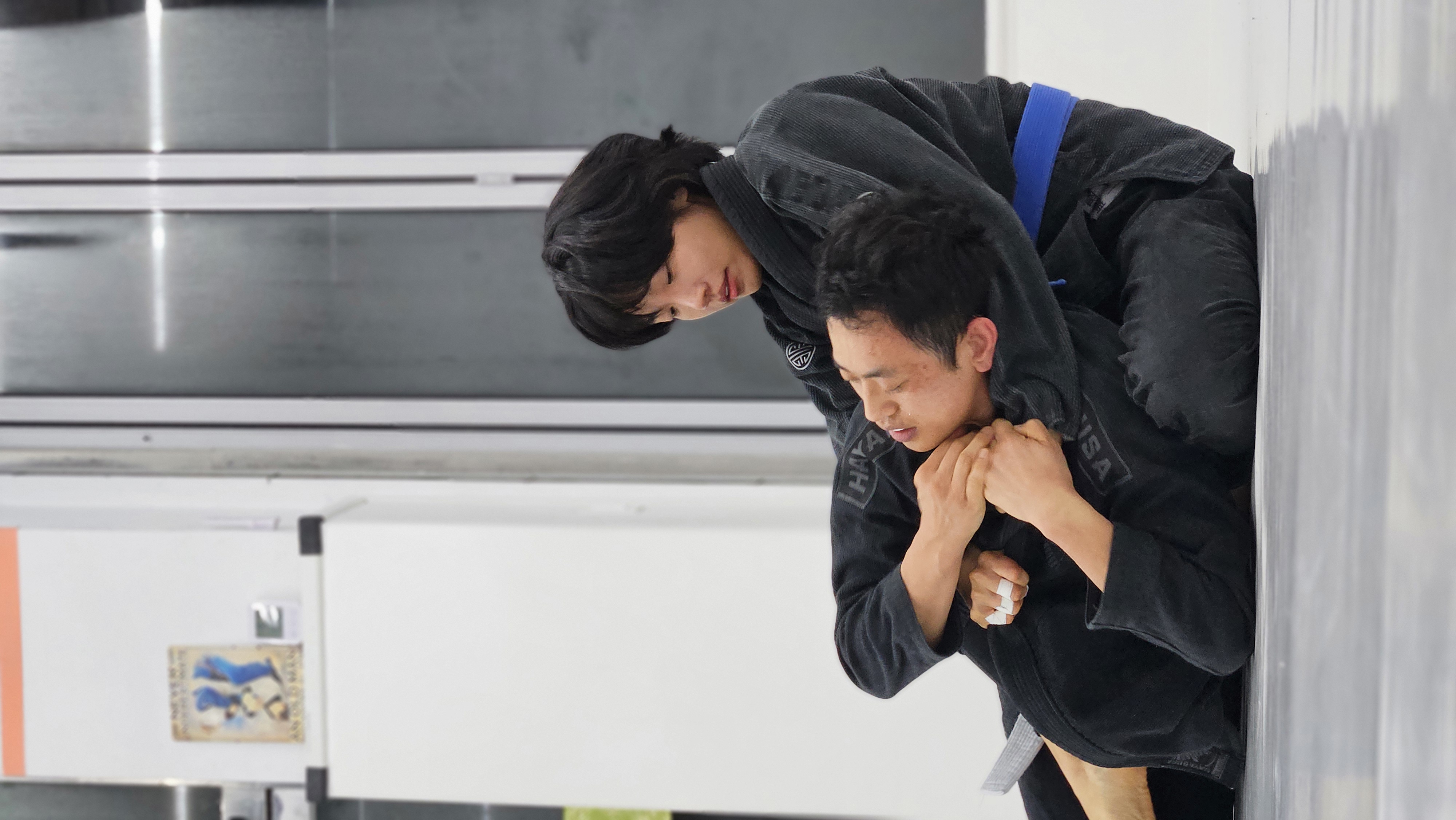 중급 수련자들의 스파링